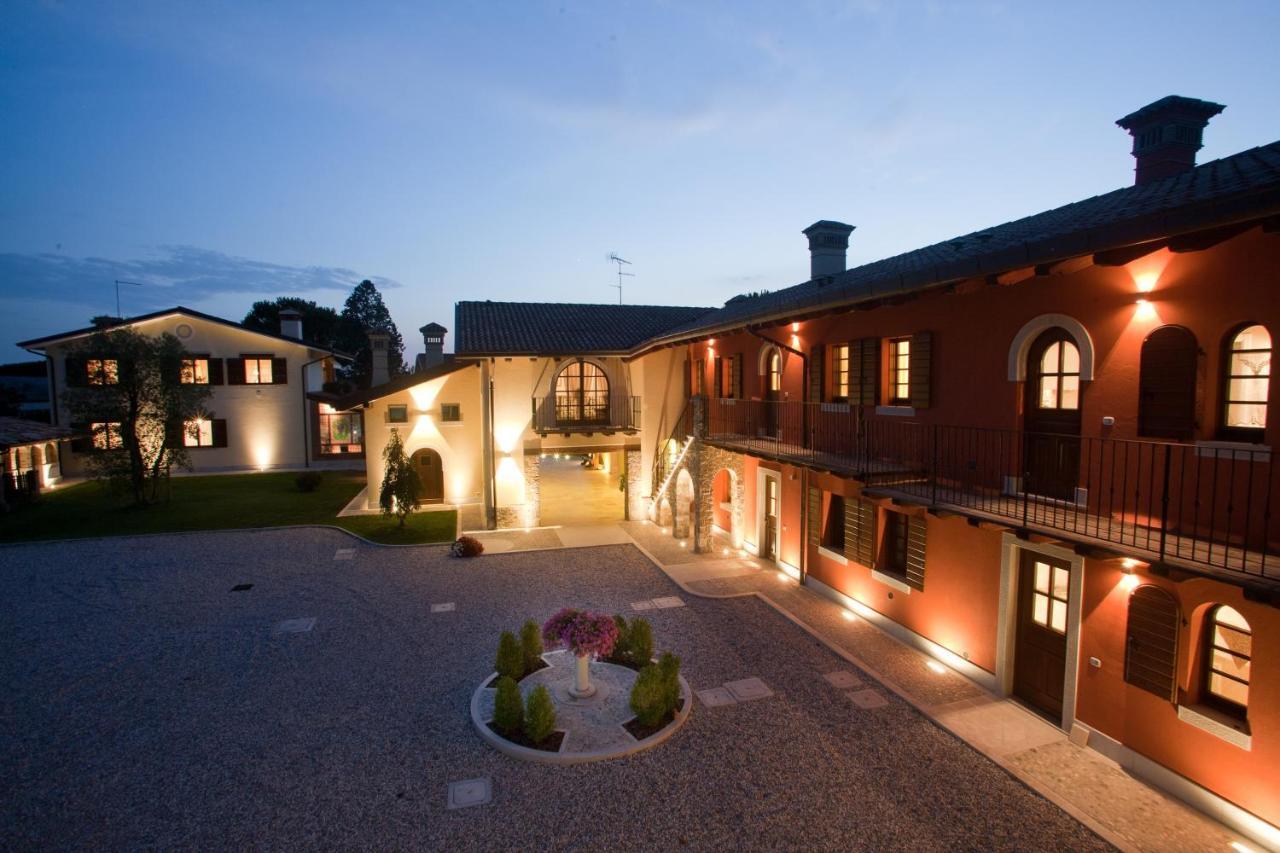 Wine Resort Luisa Mariano del Friuli Bagian luar foto