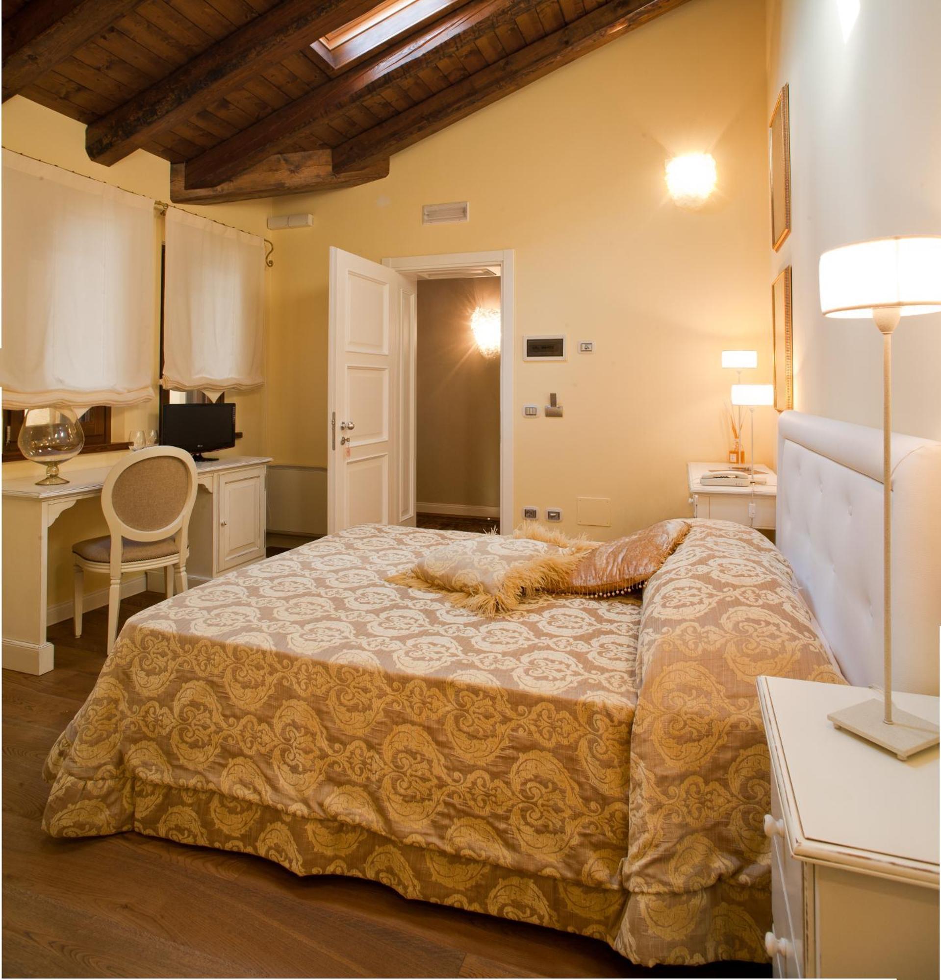 Wine Resort Luisa Mariano del Friuli Bagian luar foto